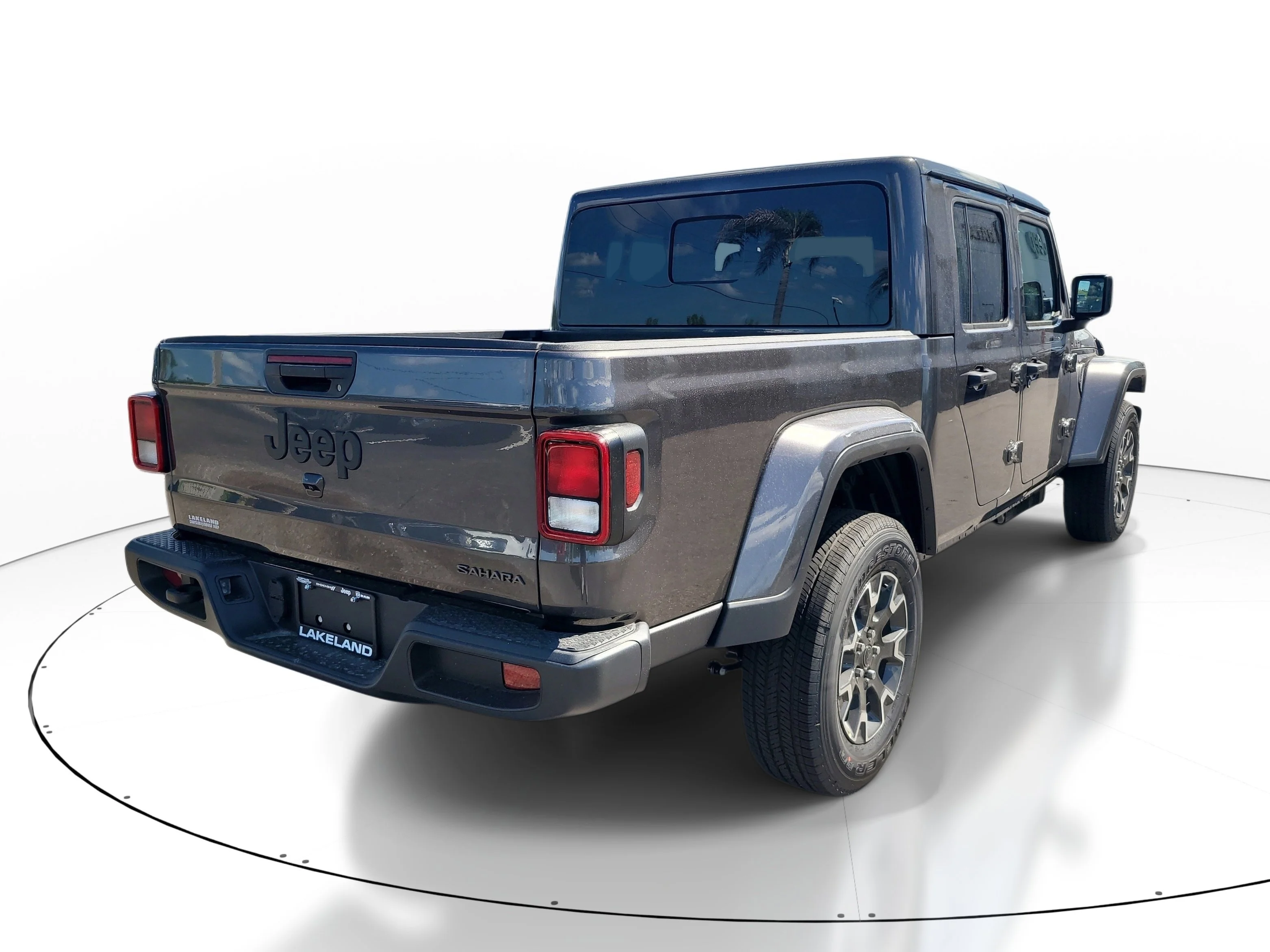 New 2026 Granite Crystal Metallic Clearcoat Jeep Sahara image 6
