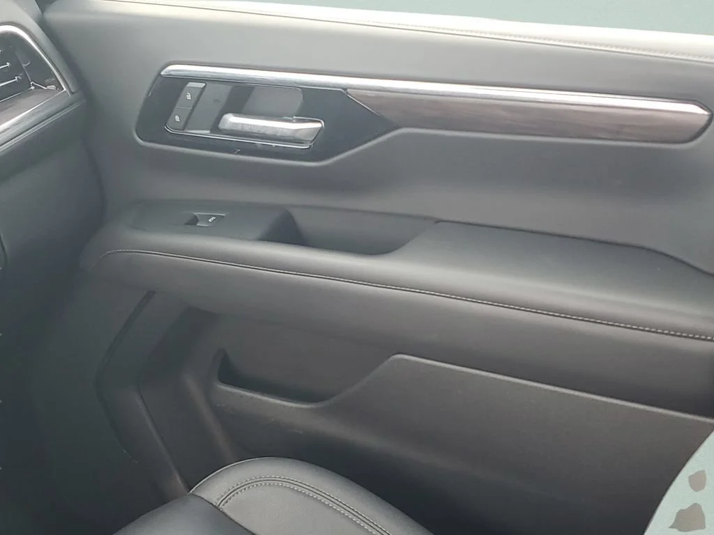 Used 2025 Sterling Gray Metallic Chevrolet Z71 image 13