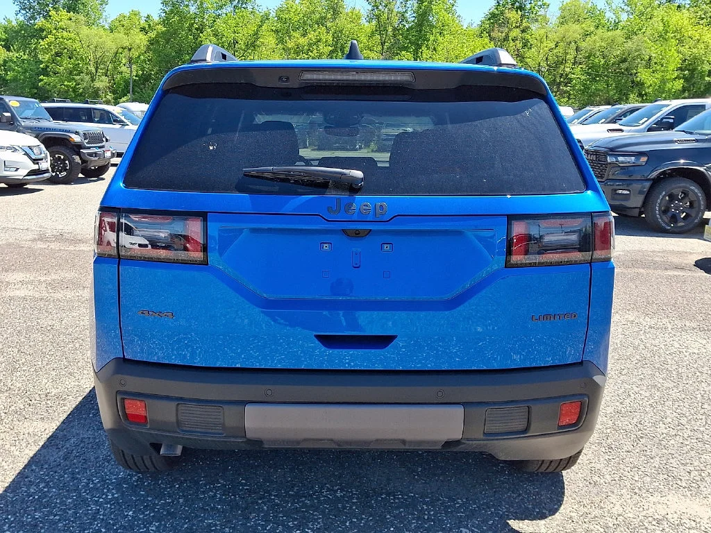 New 2026 Hydro Blue Pearl-Coat Exterior Paint Jeep Limited image 7