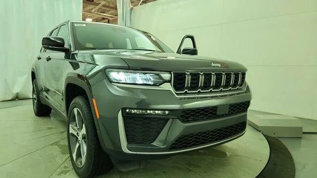 New 2026 Baltic Gray Metallic Clearcoat Jeep Limited image 14