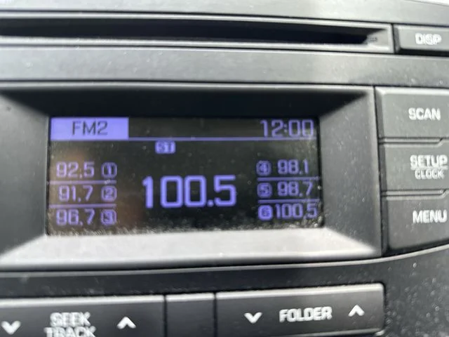 Used 2018 Silver Hyundai SE image 14