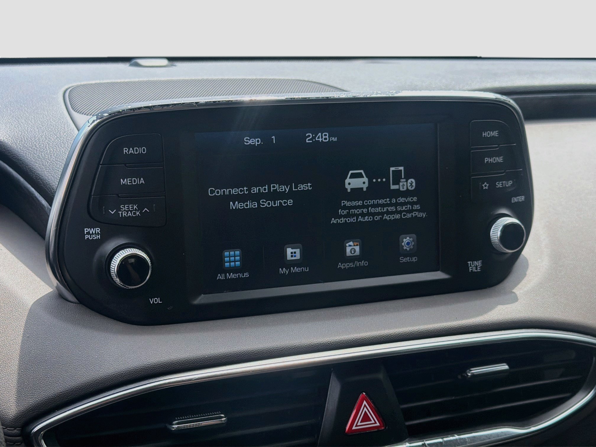 Used 2020 Twilight Black Hyundai SE image 10