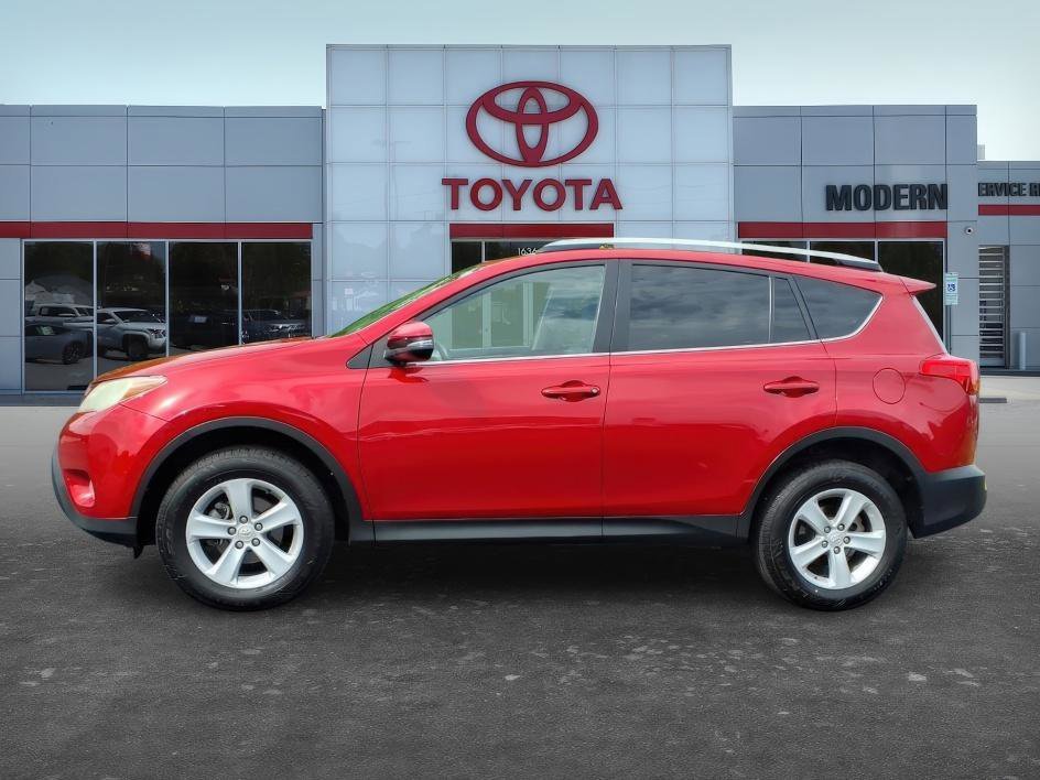 Used 2014 Barcelona Red Metallic Toyota XLE image 2
