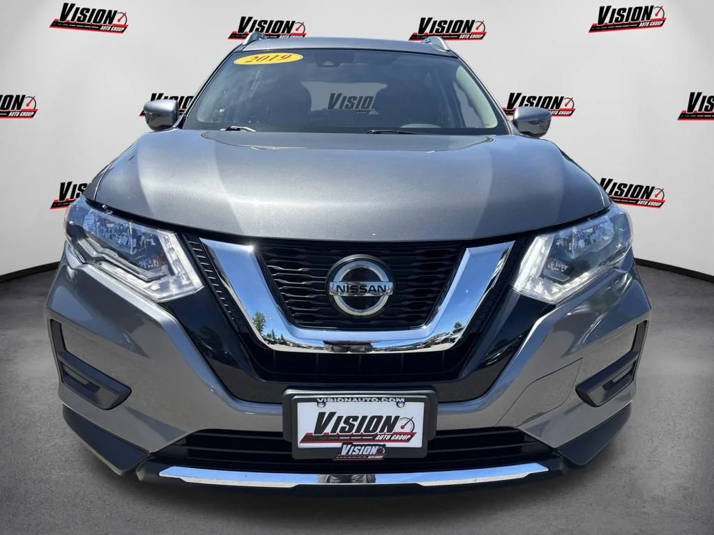 Used 2019 Gray Nissan SV image 2