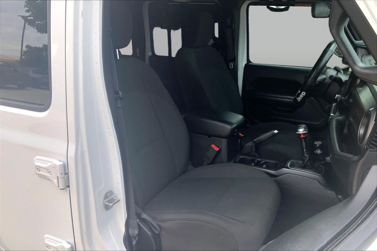 Used 2018 Bright White Clearcoat Jeep Sport image 9