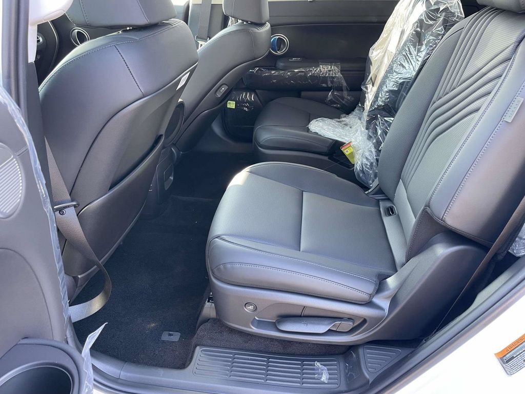 New 2026 White Hyundai Blue SEL Premium 7P image 11