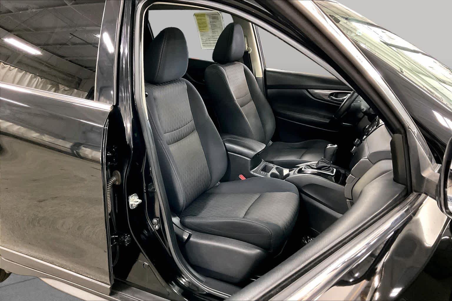 Used 2018 Magnetic Black Nissan SV image 9