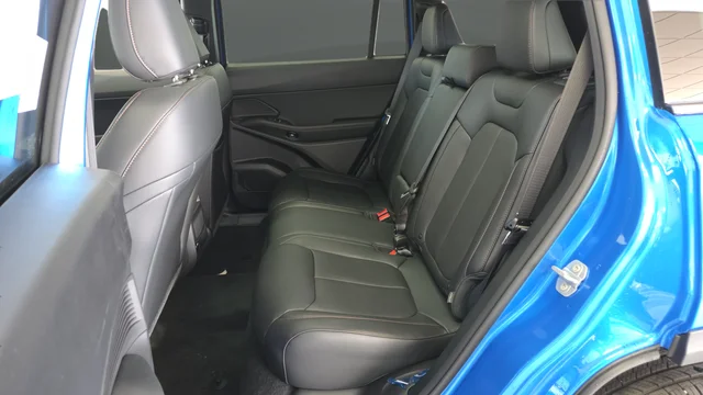 New 2026 Hydro Blue Pearl-Coat Exterior Paint Jeep Limited image 23