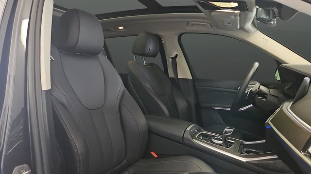 Used 2022 Dark Graphite BMW xDrive40i image 24