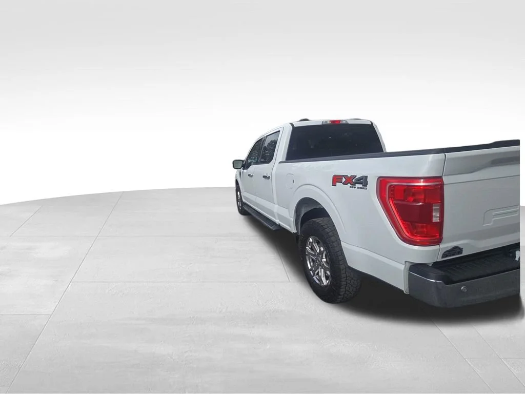Used 2021 White Ford XL image 13
