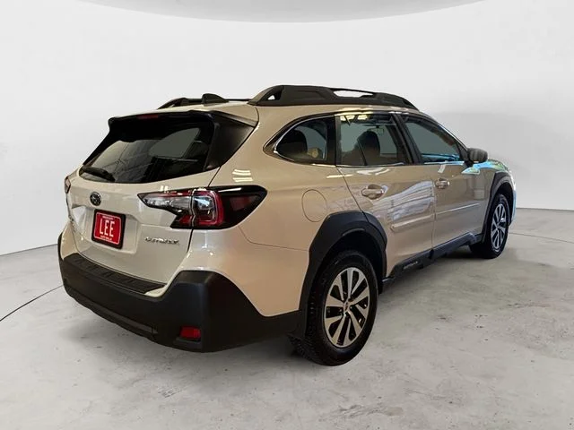 Used 2024 Crystal White Pearl Subaru 2.5i image 6