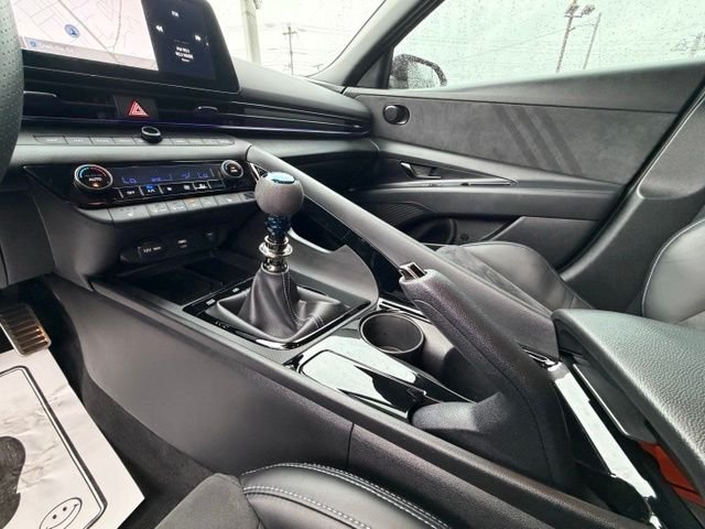 Used 2025 Black Hyundai Base image 19
