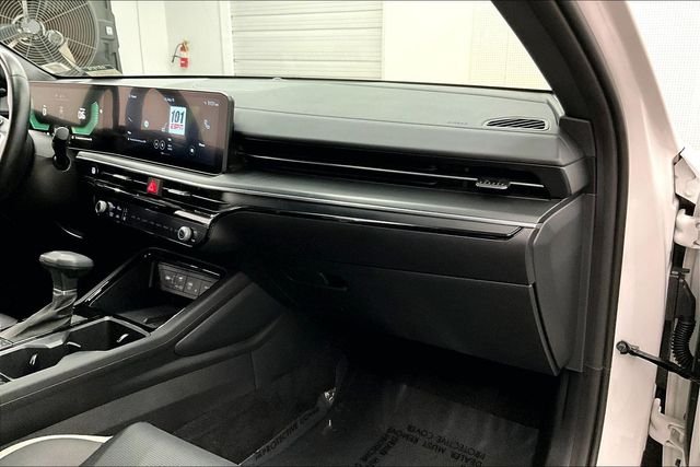 Used 2025 Snow White Pearl Kia GT-Line image 19