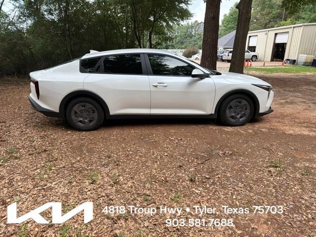 Used 2025 White Kia LX image 12