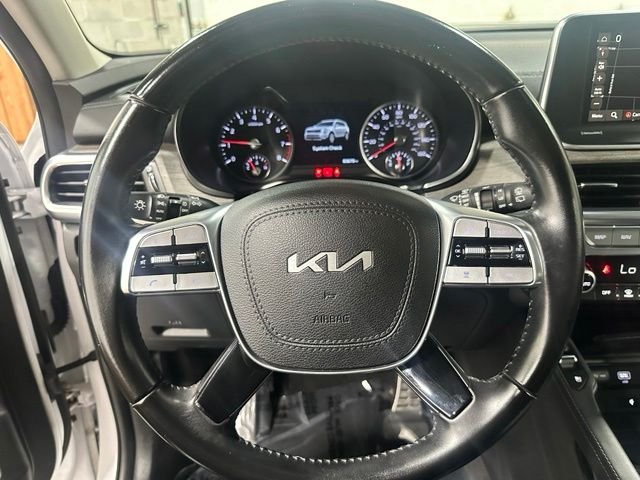 Used 2022 White Pearl Kia SX image 20