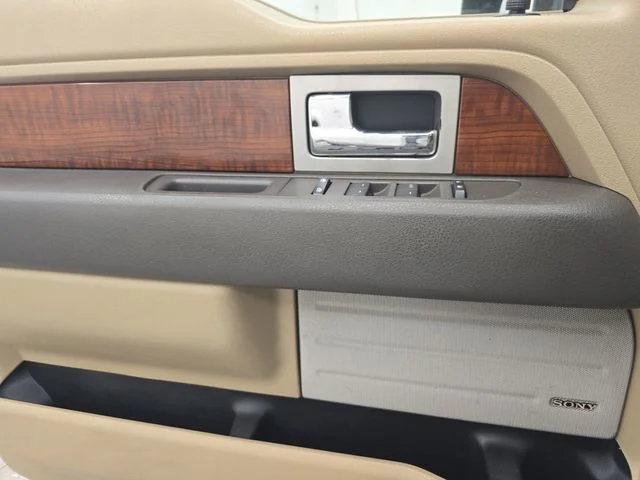Used 2009 White Sand Tri-Coat Ford Lariat image 33