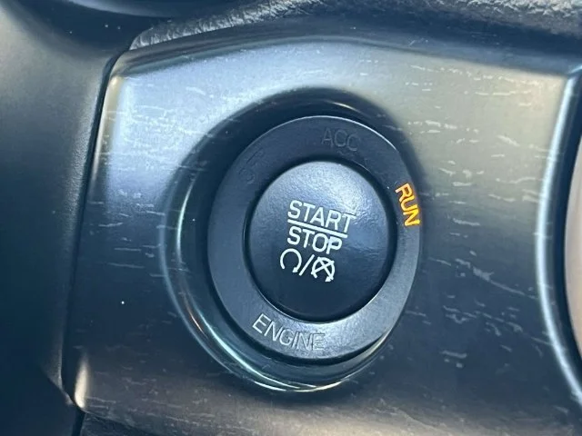 Used 2014 Granite Crystal Clearcoat Metallic Jeep Laredo image 34