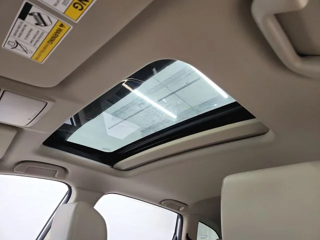 Used 2017 White Honda Touring image 21