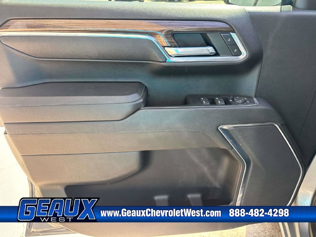 Used 2023 Gray Chevrolet LT image 40