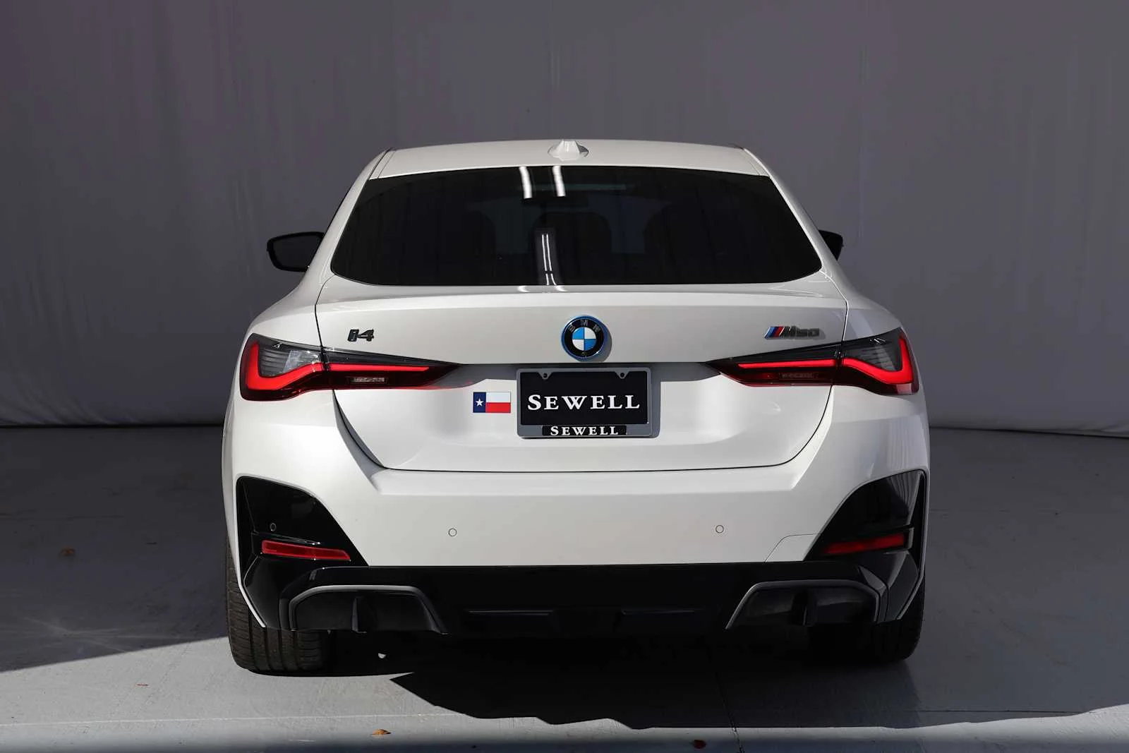 Certified Used 2024 Mineral White Metallic BMW M50 image 6