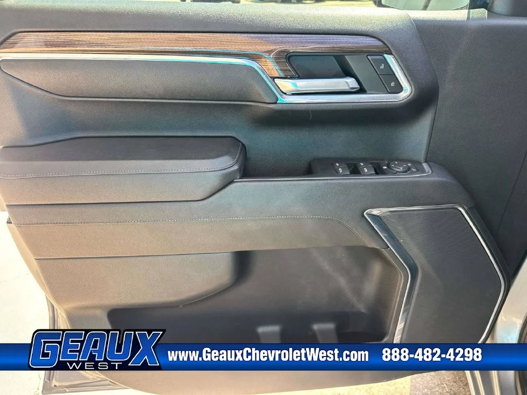 Used 2023 Gray Chevrolet LT image 40