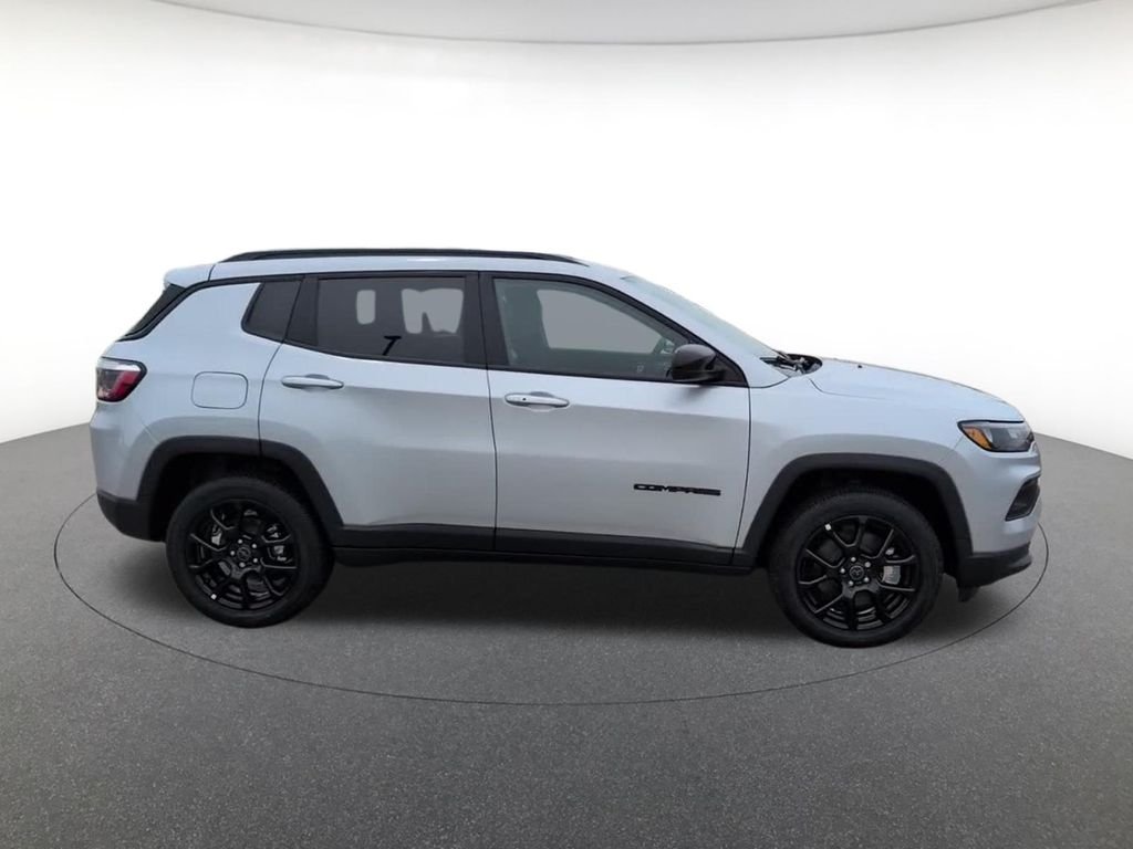 New 2026 Silver Jeep Latitude image 4