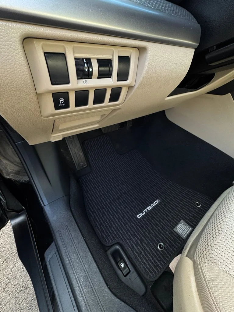 Used 2018 Crystal Black Silica Subaru 2.5i Premium image 15