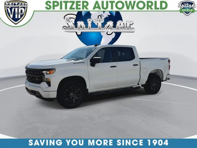 Used 2025 White Chevrolet Custom image 4