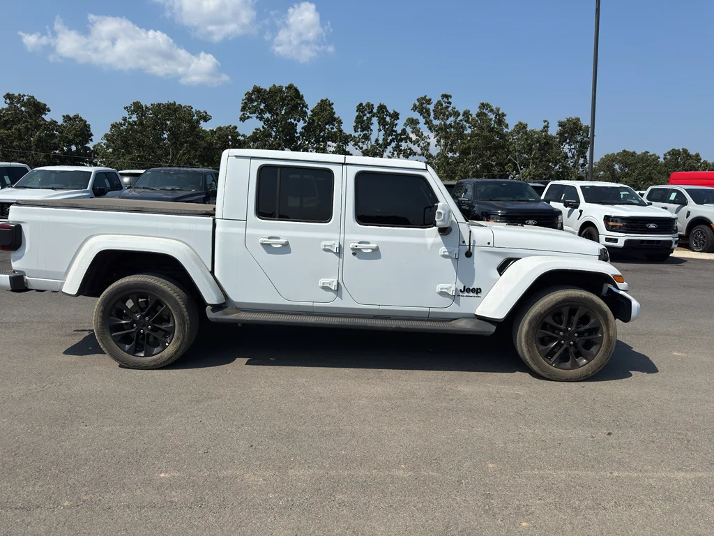 Used 2023 Bright White Clearcoat Jeep High Altitude image 4