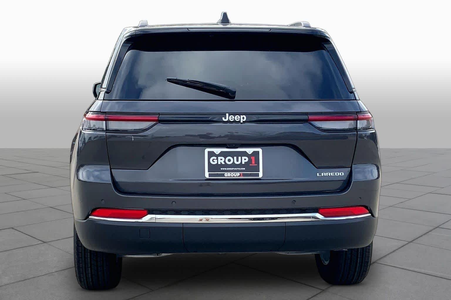 New 2026 Baltic Gray Metallic Clear-Coat Exterior Paint Jeep Laredo X image 4