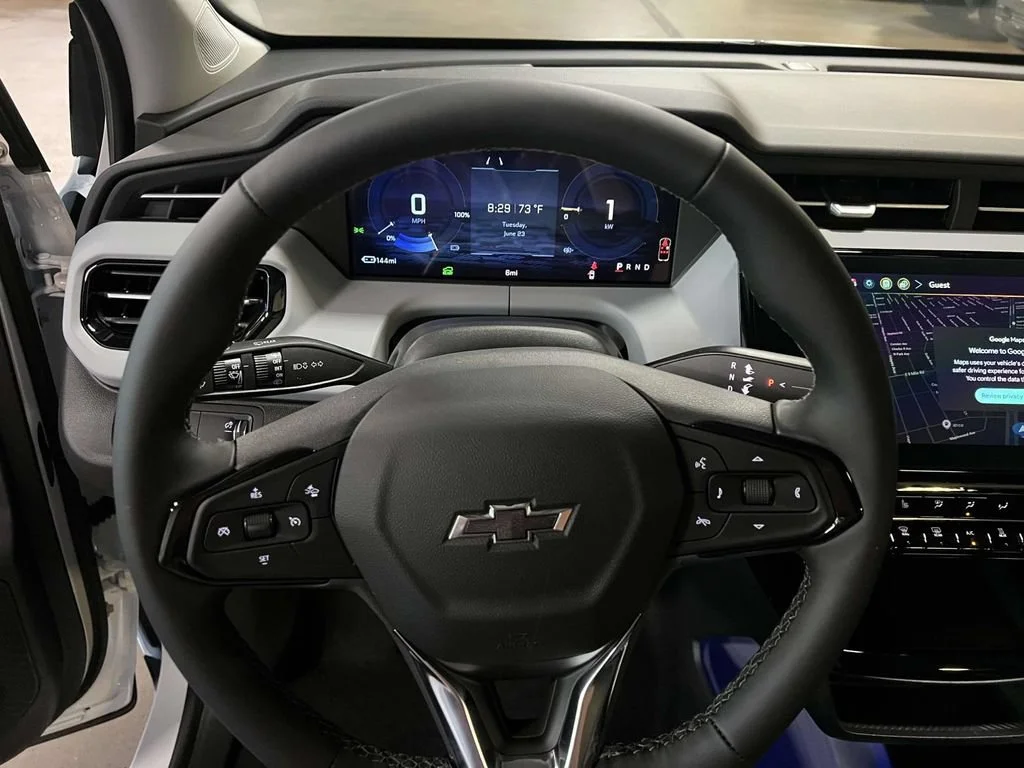 2027 Chevrolet Bolt RS - Photo 15