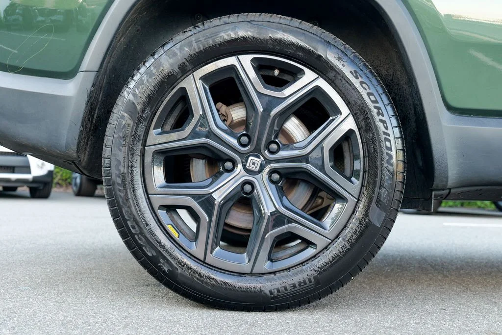 Used 2025 Green Rivian Adventure Dual Motor Standard Pack image 13