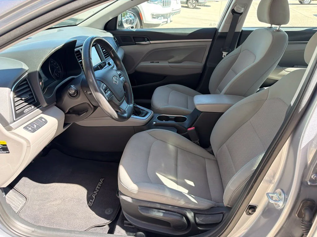 Used 2017 Gray Hyundai SE image 16