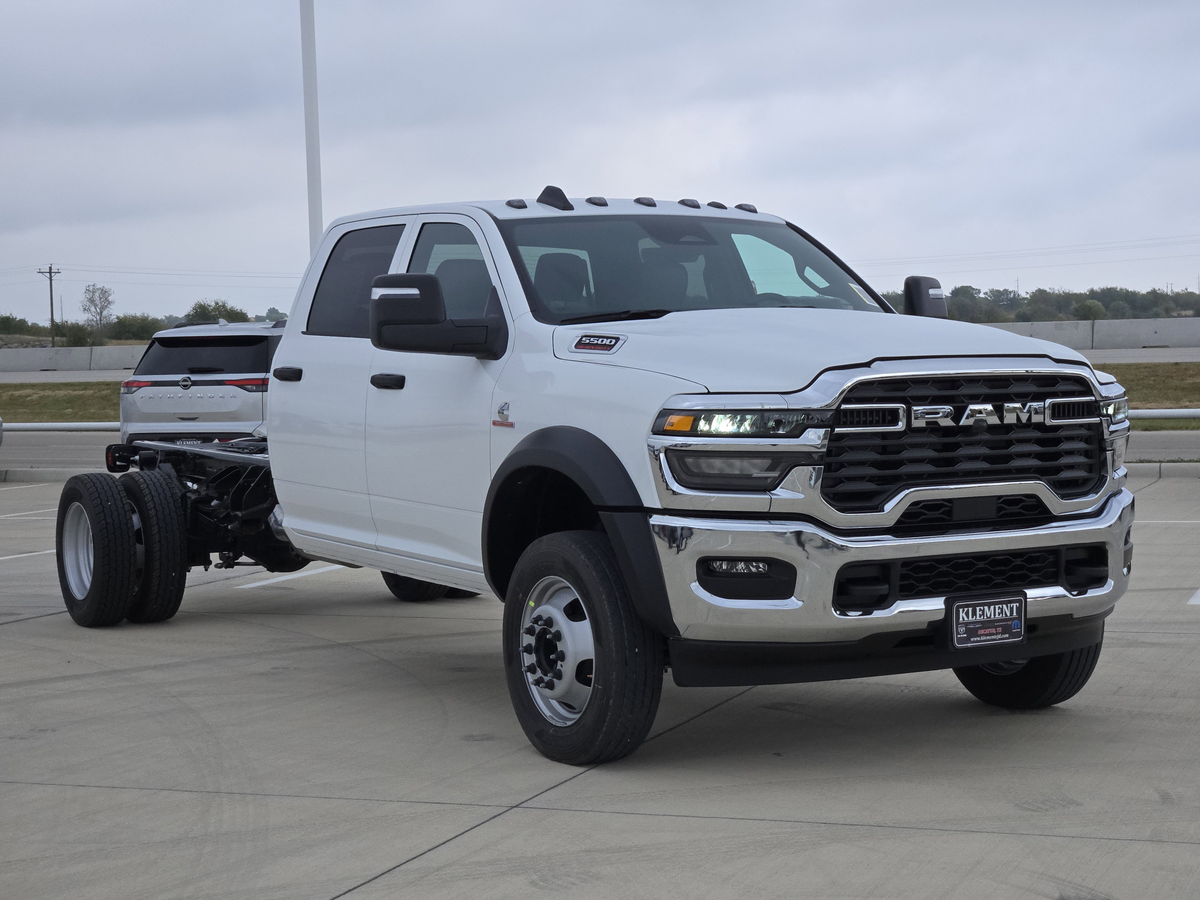 New 2026 Bright White Clear-Coat Exterior Paint RAM Tradesman image 3