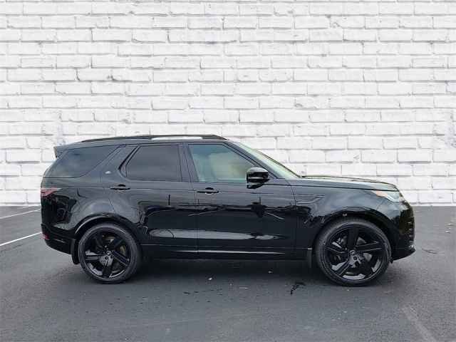 New 2025 Santorini Black Land Rover Metropolitan Edition image 8