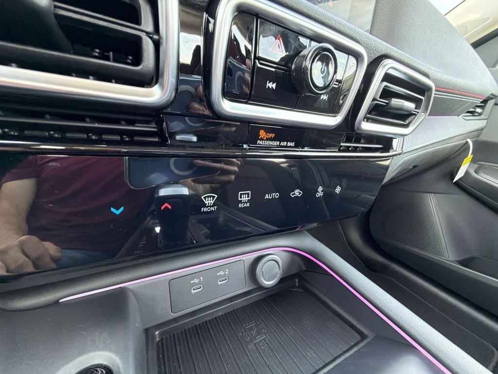 New 2026 Atlantic Gray Metallic / Super Black Two-tone Nissan SR image 18