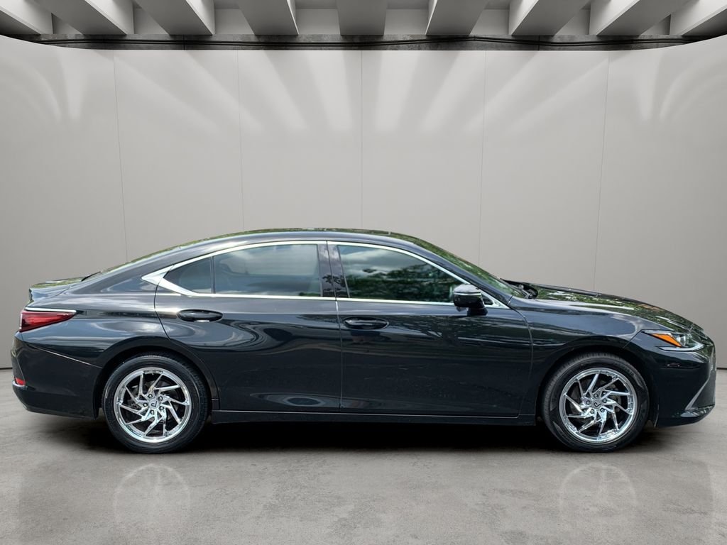 2021 Lexus ES 350 - Photo 6