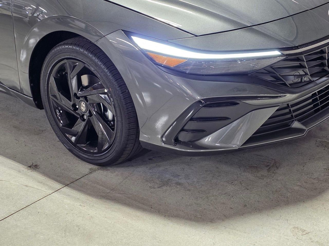 New 2026 Amazon Gray Hyundai SEL Sport image 10