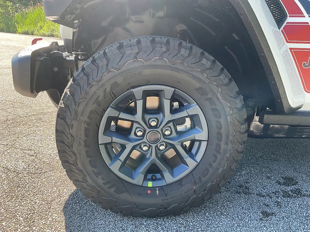 New 2026 Bright White Clearcoat Jeep 4-Door Willys 