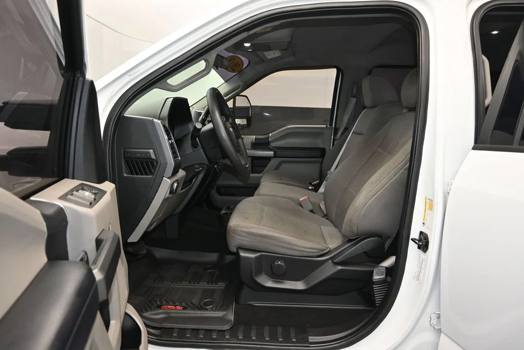 Used 2019 Oxford White Ford XLT image 19