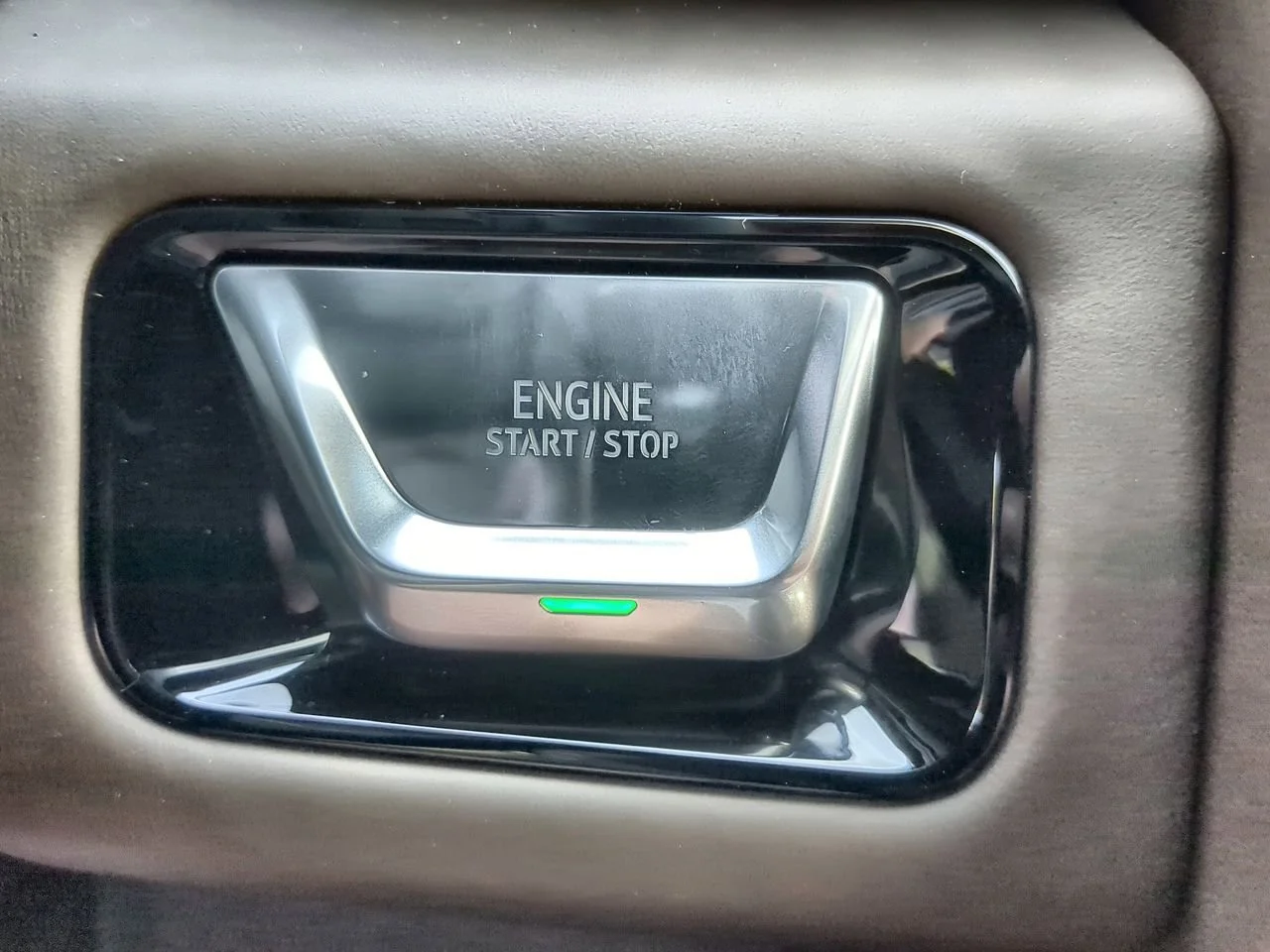 New 2026 Glacier White Tricoat GMC Denali Ultimate image 17