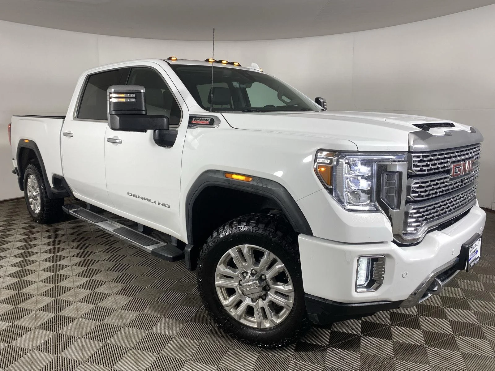 Used 2021 Summit White GMC Denali image 1
