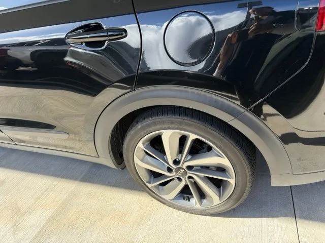 Used 2017 Black Kia Touring image 18
