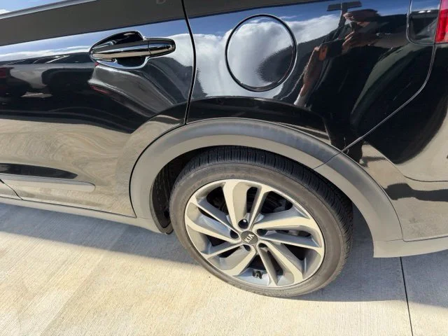 Used 2017 Black Kia Touring image 18