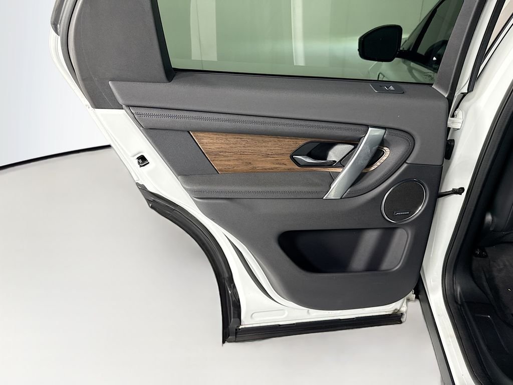 Certified Used 2025 Fuji White Land Rover S image 27