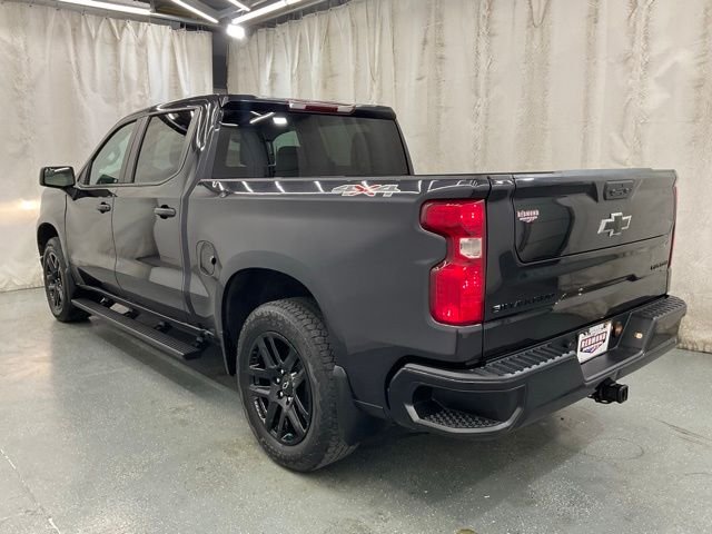 Used 2023  Chevrolet Custom image 5
