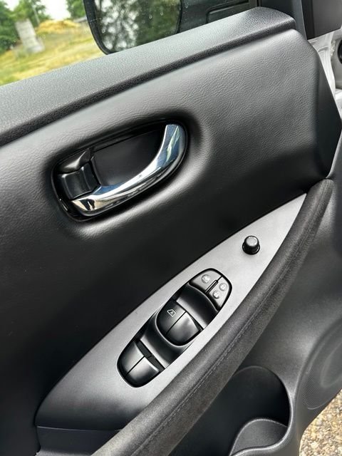Used 2017 Brilliant Silver Nissan S image 11