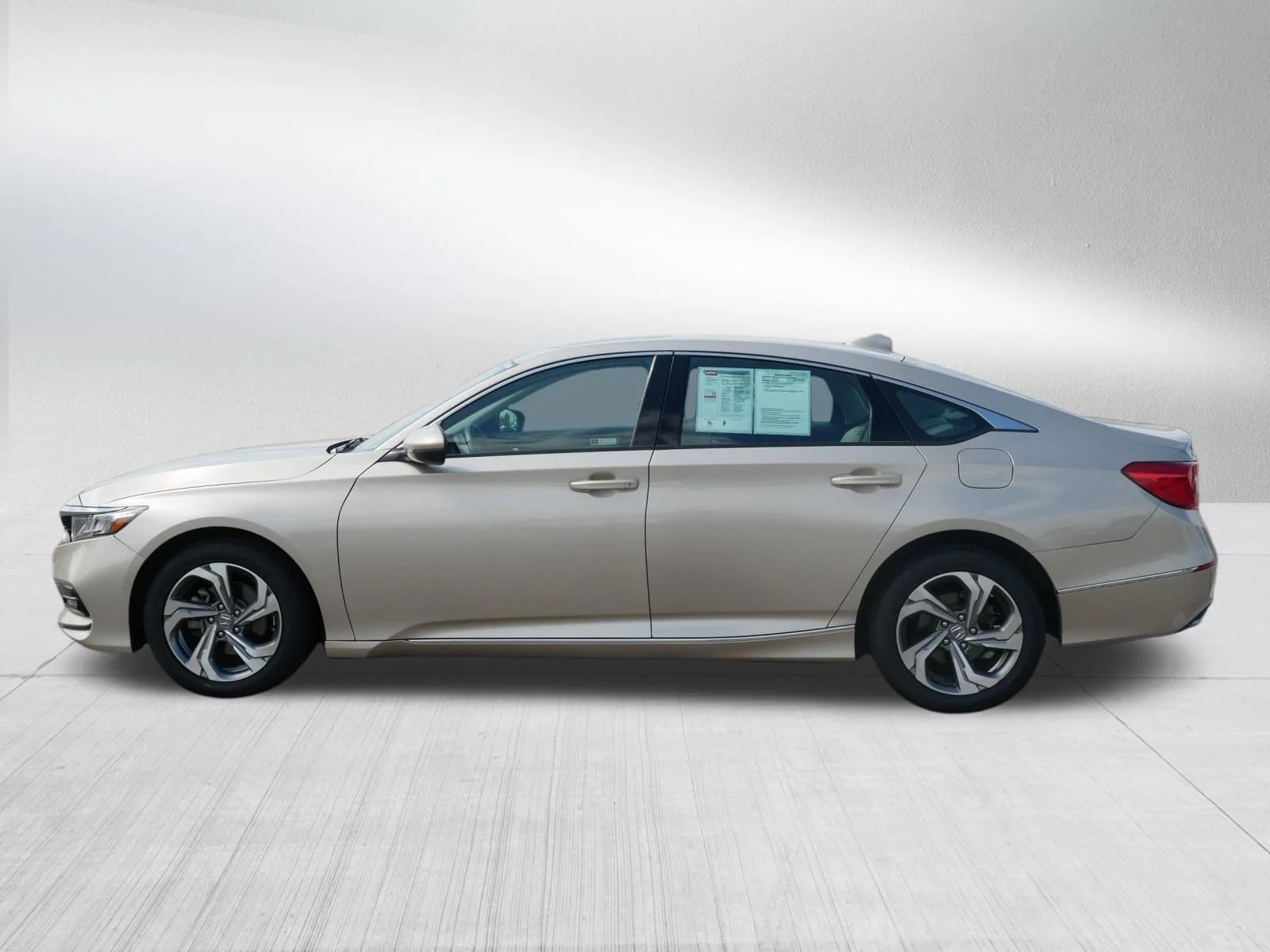 Used 2019 Champagne Frost Pearl Honda EX-L 1.5T image 4