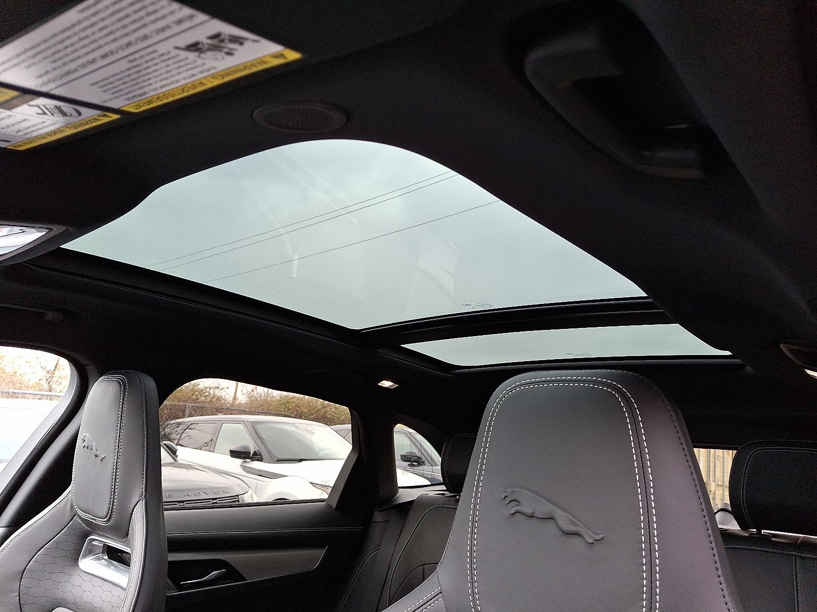 2026 Jaguar F-Pace R-Dynamic S - Photo 11