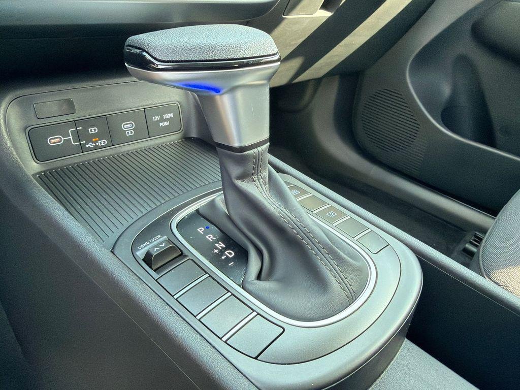 New 2026 White Hyundai SE FWD image 30